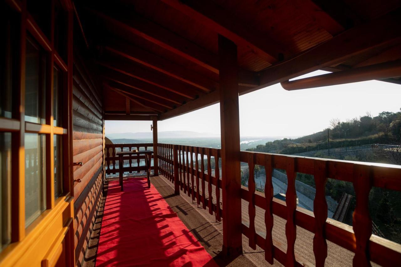 Hotel Shpija E Gjyshit Canaj Exterior foto