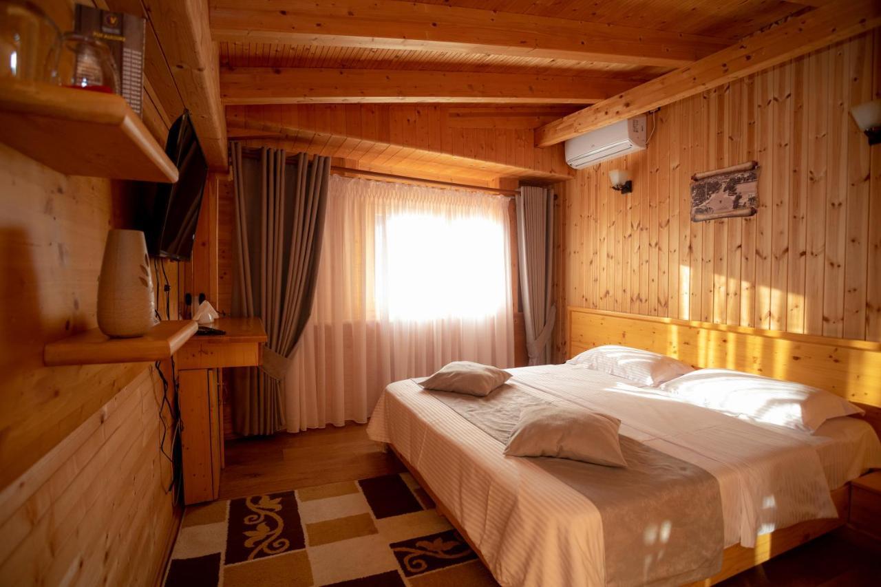 Hotel Shpija E Gjyshit Canaj Exterior foto